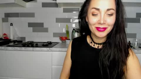 monica_weisss online show from 12, 3, 2025