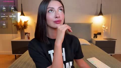 Monika online show from 8, 11, 2025