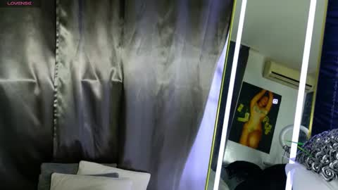 Snapshot of monique_a chatting on 9, 3, 2025 Ask me online show from 9, 3, 2025
