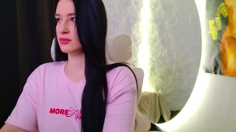 Snapshot of monique_a chatting on 3, 12, 2025 Ask me online show from 3, 12, 2025