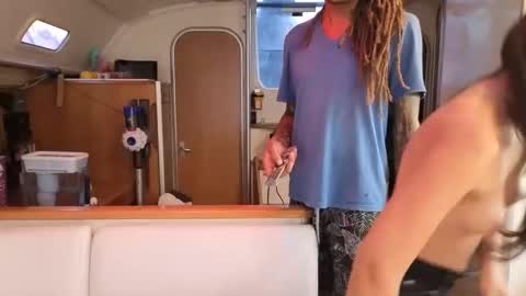 Monk and Mia online show from 17, 11, 2025