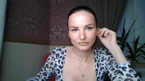 monparis_dream online show from 9, 10, 2025