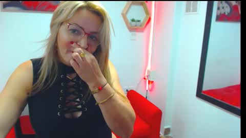 monserrat_diva online show from 10, 9, 2025