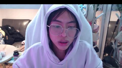 ELYSE A SIMPLE GIRL online show from 9, 12, 2024