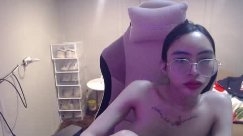 ELYSE A SIMPLE GIRL online show from 4, 2, 2025