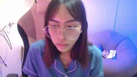 ELYSE A SIMPLE GIRL online show from 8, 2, 2025