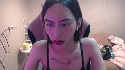 ELYSE A SIMPLE GIRL online show from 15, 2, 2025
