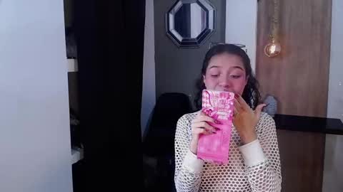 Snapshot of moon_and_fire_ chatting on 7, 11, 2025 moon_and_fire_ online show from 7, 11, 2025