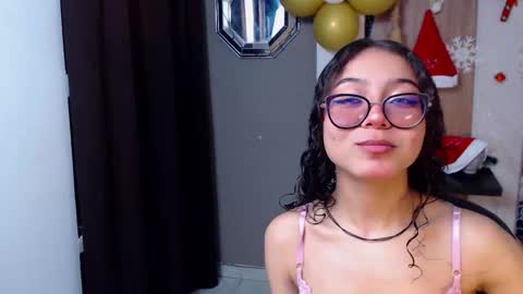 Snapshot of moon_and_fire_ chatting on 15, 11, 2025 moon_and_fire_ online show from 15, 11, 2025