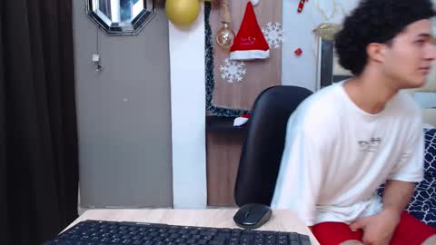 Snapshot of moon_and_fire_ chatting on 21, 11, 2025 moon_and_fire_ online show from 21, 11, 2025