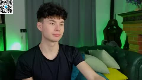 Snapshot of moon_gloww chatting on 1, 3, 2026 moon_gloww online show from 1, 3, 2026