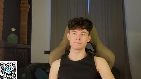 Snapshot of moon_gloww chatting on 8, 3, 2026 moon_gloww online show from 8, 3, 2026