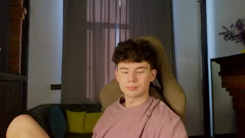 Snapshot of moon_gloww chatting on 11, 3, 2026 moon_gloww online show from 11, 3, 2026