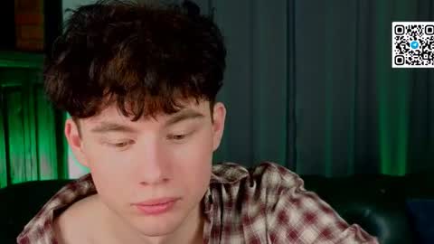 Snapshot of moon_gloww chatting on 17, 3, 2026 moon_gloww online show from 17, 3, 2026