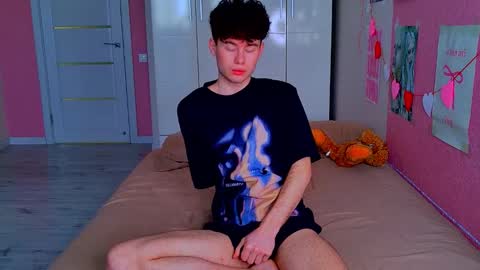 Snapshot of moon_gloww chatting on 21, 3, 2026 moon_gloww online show from 21, 3, 2026