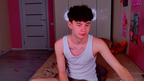 Snapshot of moon_gloww chatting on 22, 3, 2026 moon_gloww online show from 22, 3, 2026