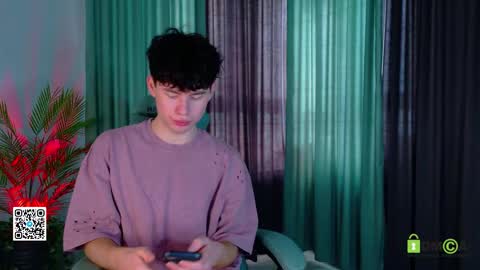 Snapshot of moon_gloww chatting on 28, 3, 2026 moon_gloww online show from 28, 3, 2026