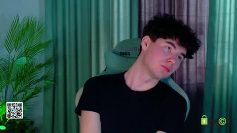 Snapshot of moon_gloww chatting on 29, 3, 2026 moon_gloww online show from 29, 3, 2026