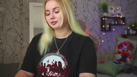 Snapshot of moon_valkyriie chatting on 1, 3, 2026 Emilia online show from 1, 3, 2026