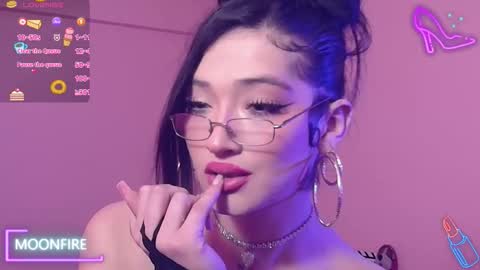 Snapshot of moonfiredance chatting on 20, 11, 2025 Nicky online show from 20, 11, 2025