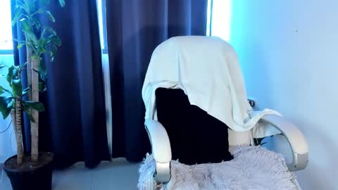 moonie_baddie31 online show from 15, 10, 2025