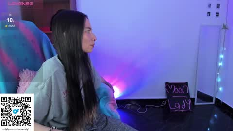 Snapshot of moonlady_ chatting on 7, 12, 2024 MOON online show from 7, 12, 2024