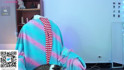 Snapshot of moonlady_ chatting on 18, 12, 2024 MOON online show from 18, 12, 2024