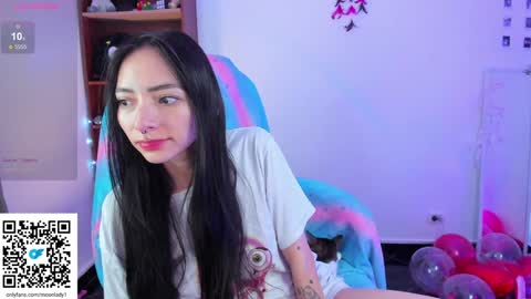 Snapshot of moonlady_ chatting on 5, 2, 2025 MOON online show from 5, 2, 2025