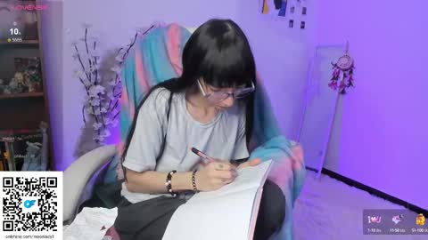 Snapshot of moonlady_ chatting on 25, 9, 2025 MOON online show from 25, 9, 2025