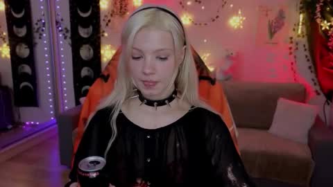 Mia   online show from 25, 10, 2025