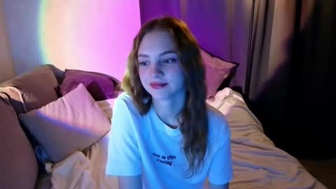 Snapshot of moonlightmaya chatting on 16, 10, 2025 Maya online show from 16, 10, 2025