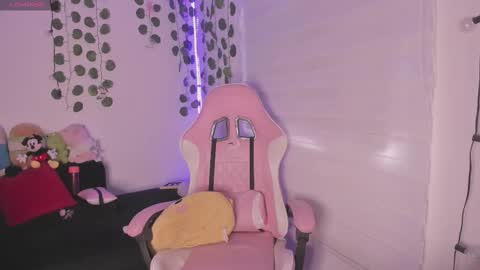 moonliight__ online show from 9, 3, 2025