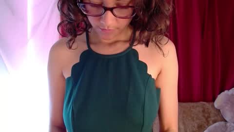 Snapshot of mora_haze chatting on 9, 11, 2025 Mora Haze 3 online show from 9, 11, 2025