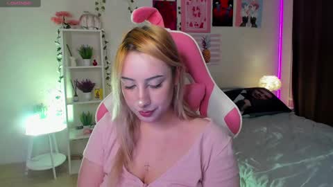 Snapshot of moranakit chatting on 15, 2, 2025 Morana Mayer online show from 15, 2, 2025