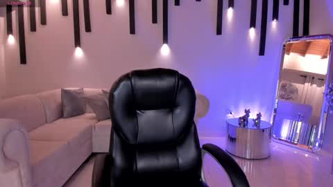 Morgan Hicks online show from 8, 10, 2025