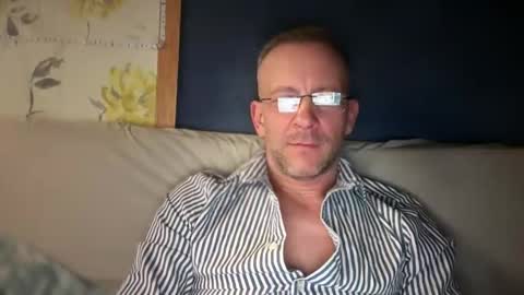 MORRIS 007 online show from 13, 2, 2026