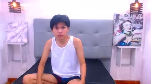 Snapshot of mortelle_ chatting on 6, 11, 2025 MORTELLE online show from 6, 11, 2025