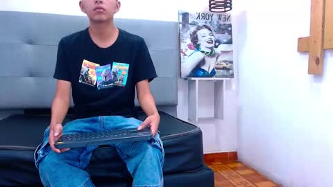 Snapshot of mortelle_ chatting on 12, 11, 2025 MORTELLE online show from 12, 11, 2025