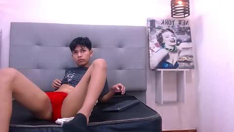 Snapshot of mortelle_ chatting on 13, 11, 2025 MORTELLE online show from 13, 11, 2025