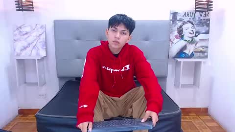 Snapshot of mortelle_ chatting on 14, 11, 2025 MORTELLE online show from 14, 11, 2025