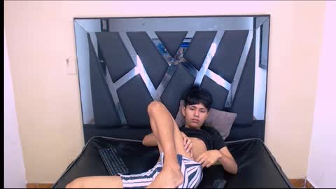 Snapshot of mortelle_ chatting on 21, 11, 2025 MORTELLE online show from 21, 11, 2025