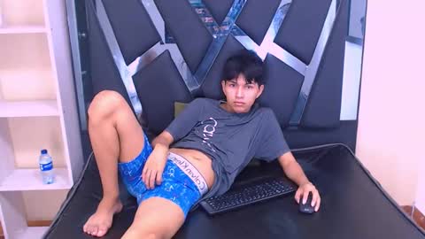 Snapshot of mortelle_ chatting on 24, 11, 2025 MORTELLE online show from 24, 11, 2025