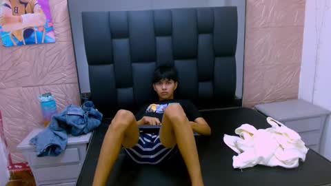 Snapshot of mortelle_ chatting on 30, 11, 2025 MORTELLE online show from 30, 11, 2025