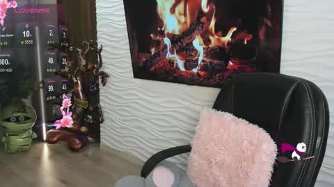 Snapshot of morygirl chatting on 28, 10, 2025 mori online show from 28, 10, 2025