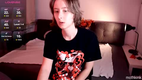 Snapshot of mothkink chatting on 29, 10, 2025 mothkink Moth  -  online show from 29, 10, 2025