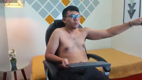 Mou Fly online show from 8, 10, 2025