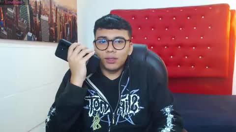 Mou Fly online show from 10, 11, 2025