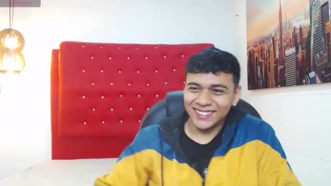 Mou Fly online show from 14, 11, 2025