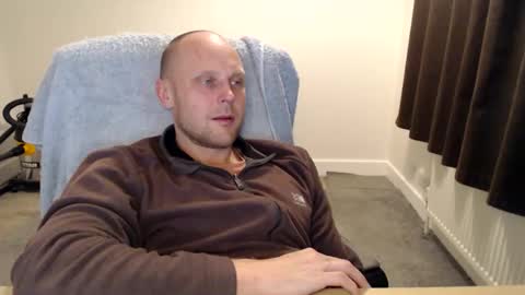 Mr Baldy Likes to Chat online show from 15, 11, 2025