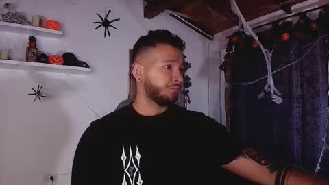 MIKEE online show from 25, 10, 2025